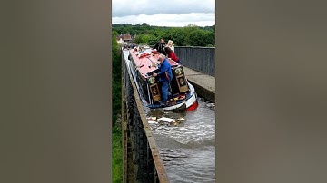 Chaos on the Pontcysyllte aqueduct. #pontycysyllteaqueduct #canal #boating #narrowboat #british
