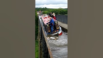 Chaos on the Pontcysyllte aqueduct. #pontycysyllteaqueduct #canal #boating #narrowboat #british