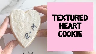 How to decorate sugar cookies with royal icing - parchment paper texture and lettering!