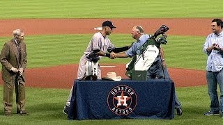 Jeter honored by Astros in pregame ceremony