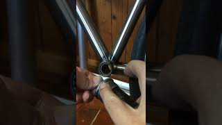 ボトムブラケット コッタレスクランクの取り付けはトルクレンチ必須です 清掃もしてください#ピストバイク #固定ギア #自転車整備