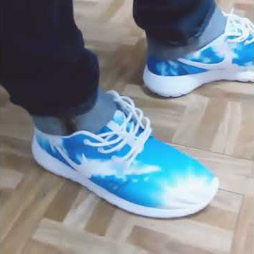 Download lagu Nike Roshe Run 'Santa Monica' (Summer Print Pack) on feet