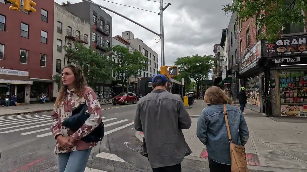 ⁴ᴷ⁶⁰ Walking NYC: Avenue of Puerto Rico (Graham Avenue) in East Williamsburg, Brooklyn