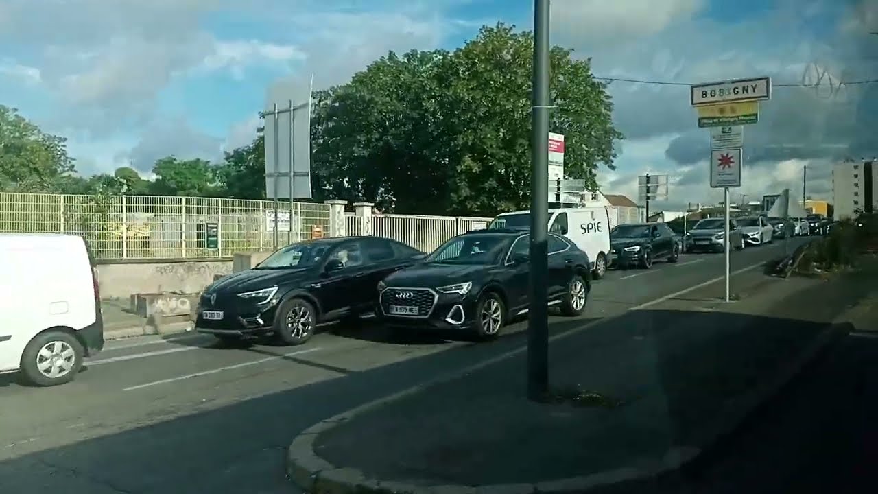 Bus 322 RATP - Bluebus 12m (3p) N°1999 Mairie de Montreuil --- Bobigny - Pablo Picasso