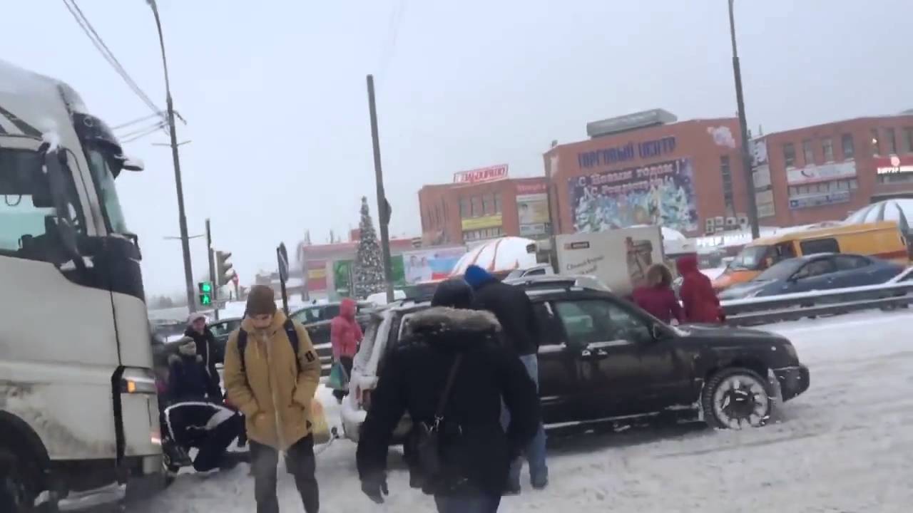 Субару тянет фуру