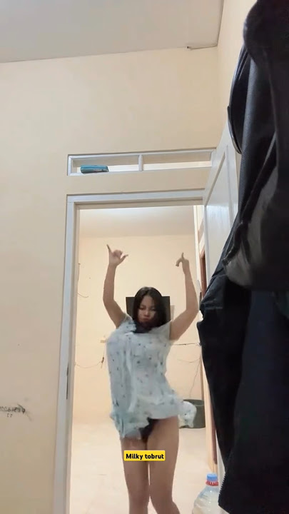 Si Tobrut gondal gandul #jandapirang #trending #rambutpanjang #fypviral #tanktop #bra #goyangtiktok