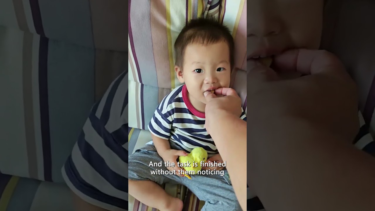 お父さんが子育てを楽にする11のアイデア：DIY椅子や旅行用ハイチェアなど、726万回再生中