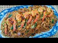 Pancit na magagawa nyo in less than 30 mins. Mukhang kaunti ang sahog pero malasang-malasa!