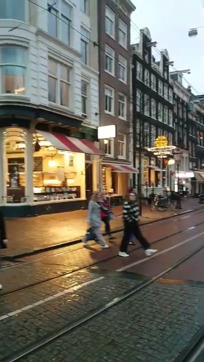 Amsterdam Spui | Wednesday 19 January 2022 | 04: 45 PM (7 °C)