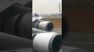 Who doesn&#39;t Love Landings? Thai Airways Boeing 747 landing at Bangkok Airport