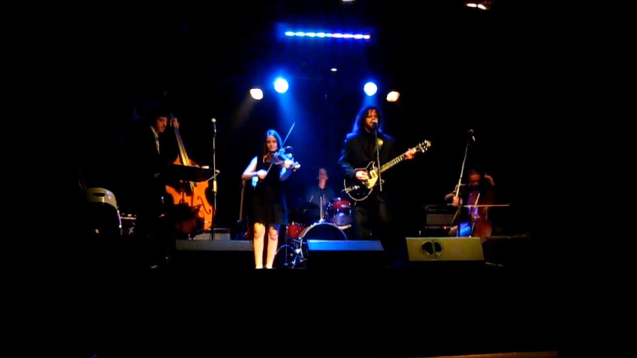 The Plain Steel - She Still Sees Me (studio version)