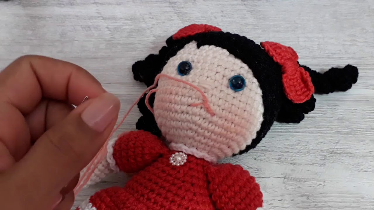 Como bordar boca e a sobrancelha boneca Aninha