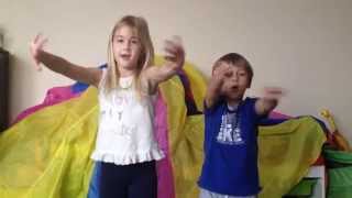 Детская песенка о дождике на английском языке. Rain Go Away song for kids - со словами и движениями