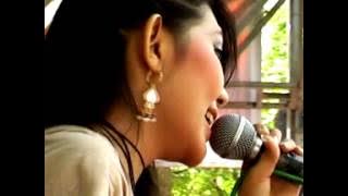 Separuh Aku - Via Valent Sera