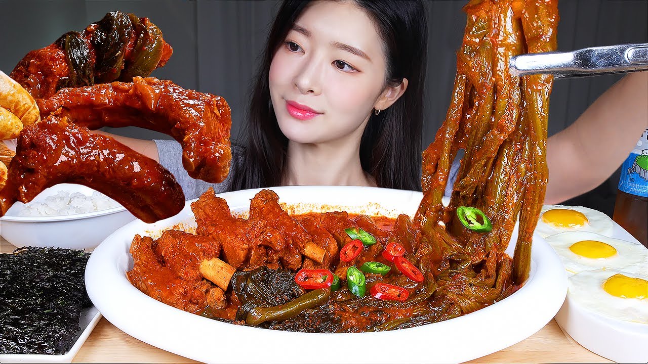 ASMR MUKBANG SPICY BRAISED PORK ASMR MUKBANG SPICY BRAISED PORK