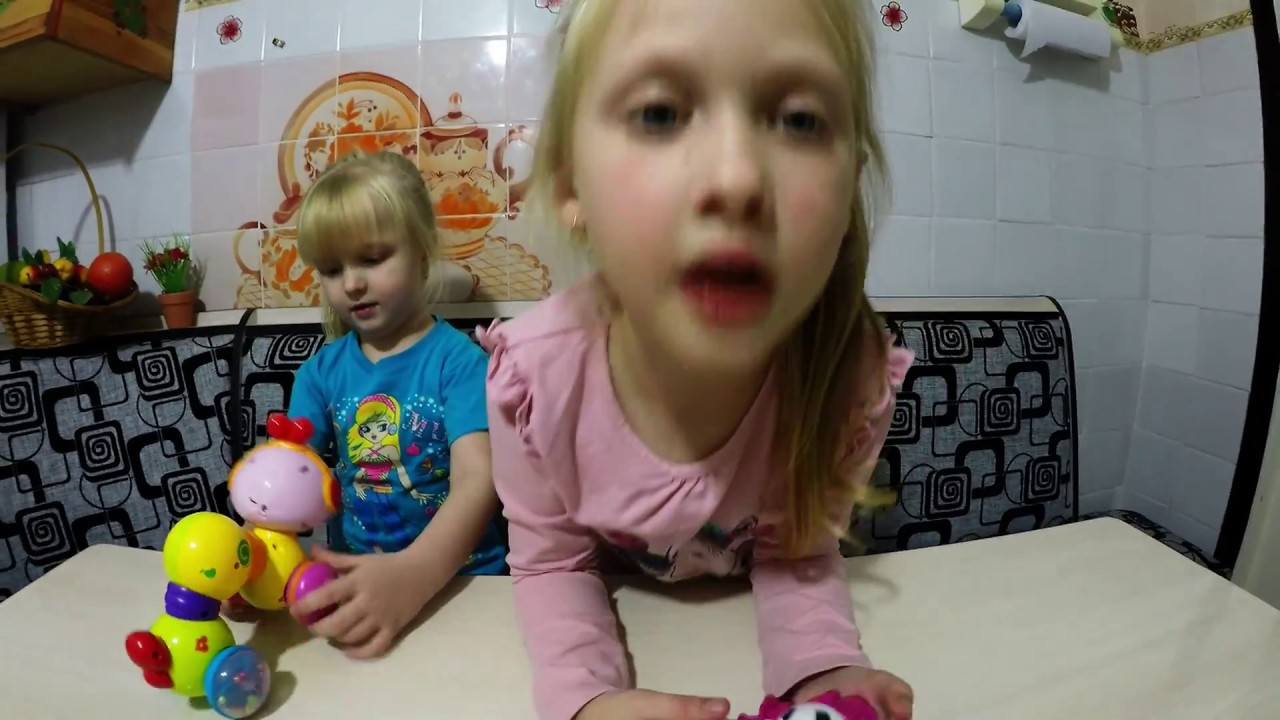 Обзор игрушки "Счастливый червячок" и небольшая вертушка. Review of a toy "A happy worm"