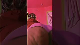 Half-Naked Mustsee Twerking