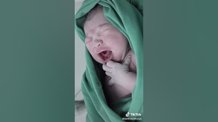 Em bé vừa sinh ra đã biết diễn xuất - Quá đỉnh 👍