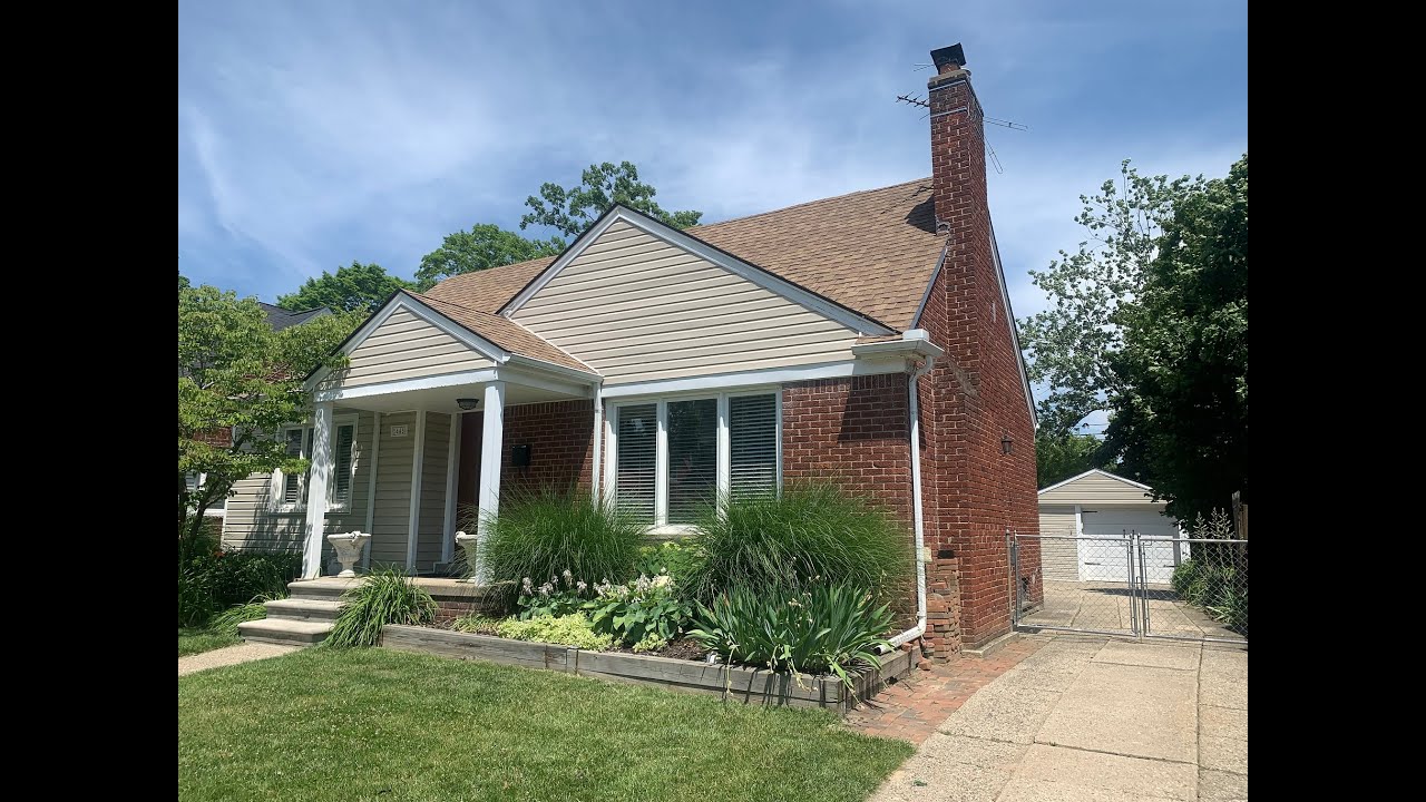 Welcome to 2645 Buckingham - a beautiful Birmingham home for lease located near Pembroke Park!