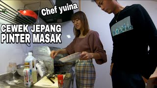 PULANG KERJA DIMASAKIN SAMA CEWEK JEPANG!!  DIA DATANG JAUH - JAUH!!!