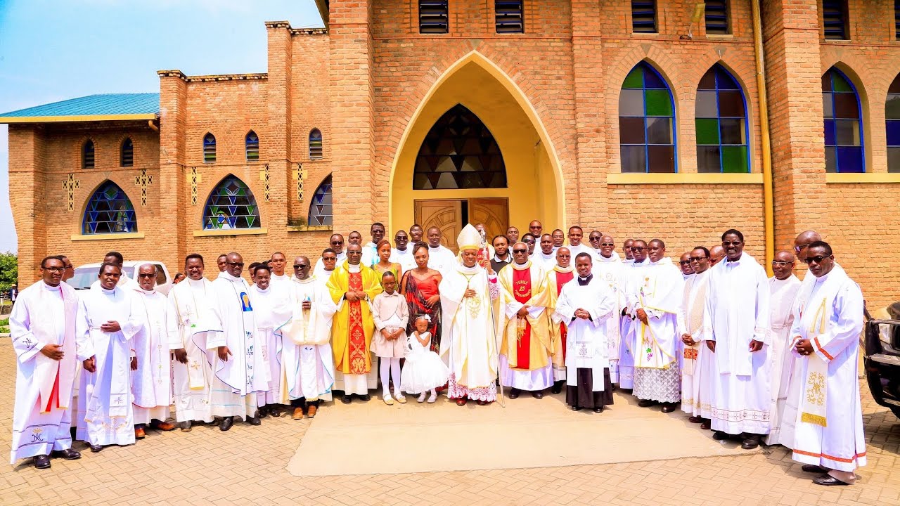 MISA YO GUHIMBAZA YUBILE Y'IMYAKA 25 PADIRI CYPRIEN NIYITEGEKA AMAZE AHAWE UBUPADIRI 