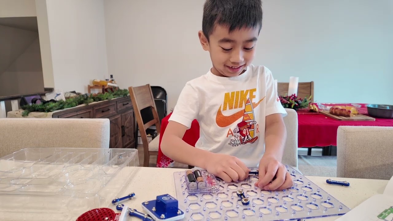 Snap Circuit with kenji