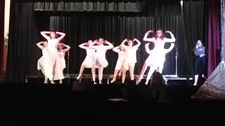 Noel Preformed By The Girls From Studio H