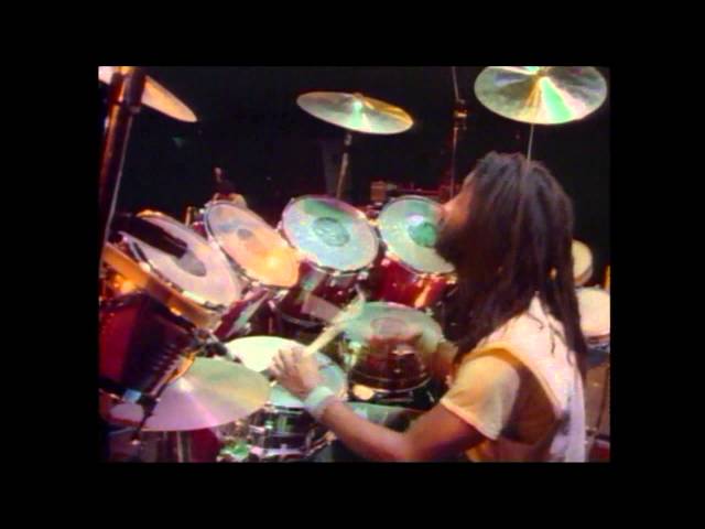 Peter Tosh - Captured Live - 1984 (DVD Completo) HD class=