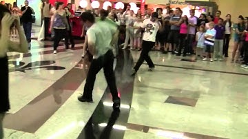 Flash Mob - CBS Dance Factory no Vale Sul Shopping