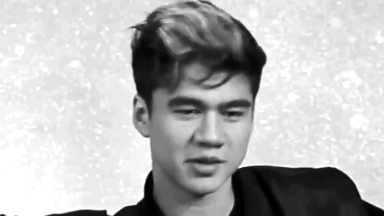 calum hood // disturbia