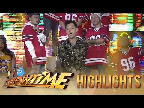 Geo Ong performs