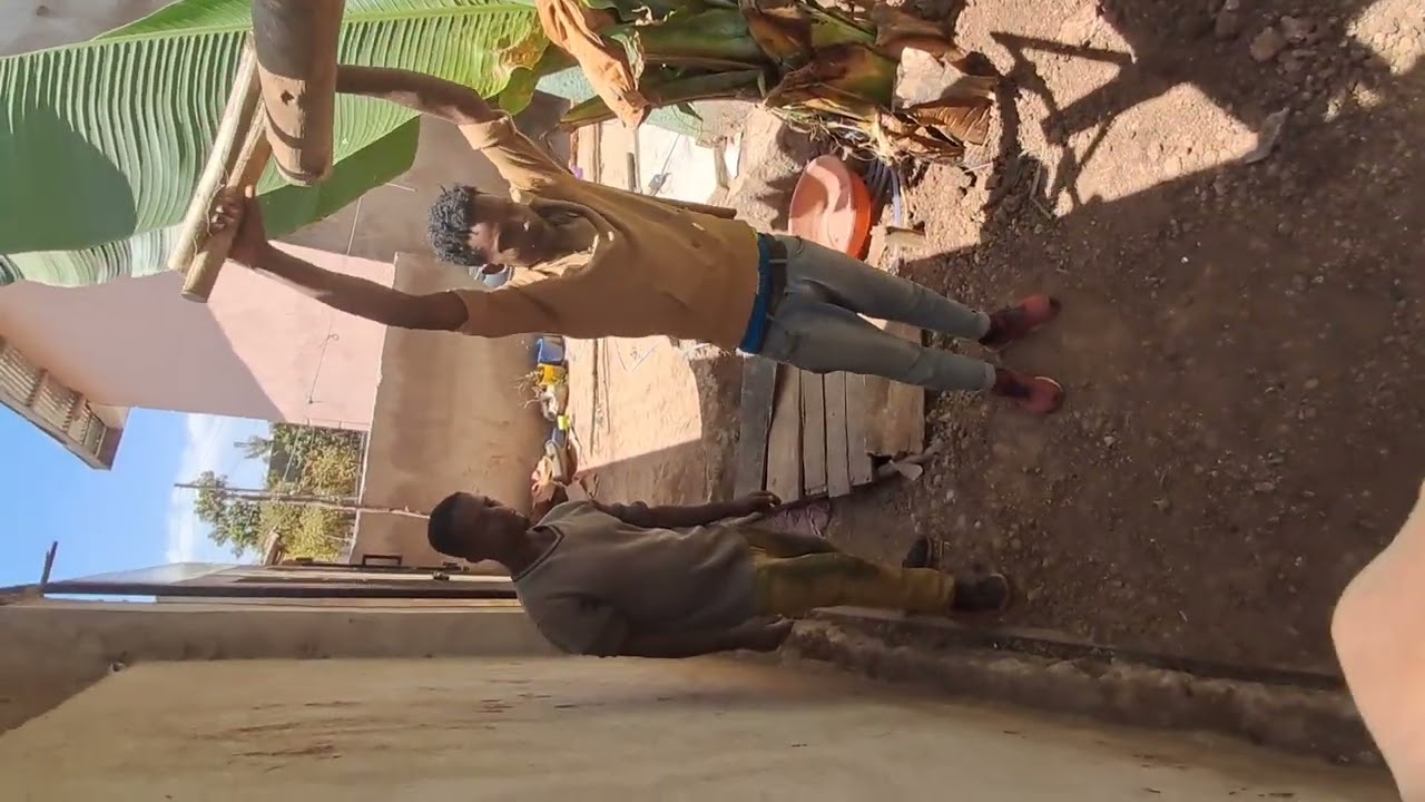 የከርሰ ምድር ውሃ በእጅ እንዴት እንደሚቆፈር በሰው ኃይል እናሳያቹሃለን ስልጠና አንሰጣቸዋለን 0941019403