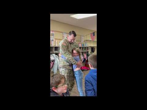 Army specialist surprises sister after 14-month deployment