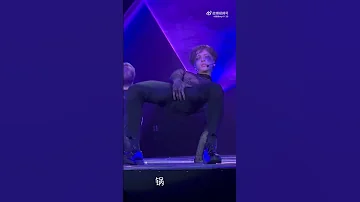 "THE MOMENT" Performance is so sexy | Jackson Wang MAGICMAN World Tour Singapore #jacksonwang