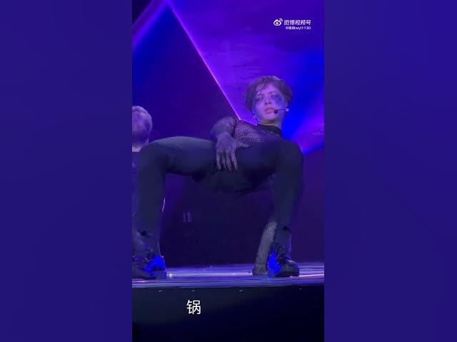 "THE MOMENT" Performance is so sexy | Jackson Wang MAGICMAN World Tour Singapore #jacksonwang