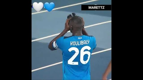 Koulibaly fotografa la curva dopo il gol in Napoli Juventus 2 - 1 💥🎥