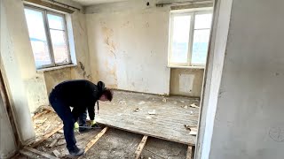 Renovating Abandoned House Alone - old floors, new windows, electricity, and plumbing - Ep.2