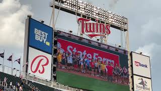 O.H. Anderson Elementary School Students Sing National Anthem at Minnesota Twins Game