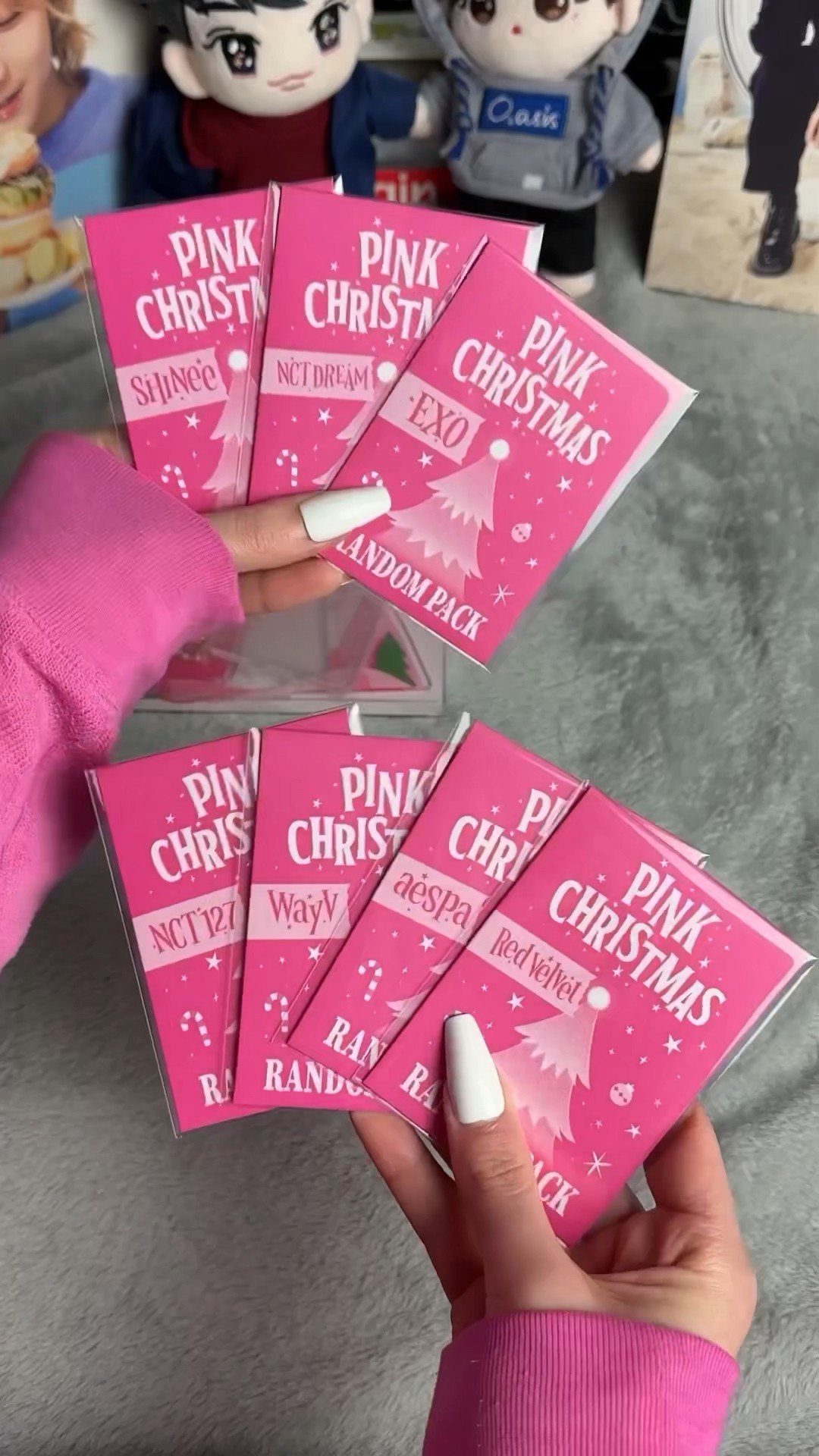 sm pink christmas photocard packs & acrylic turning stand