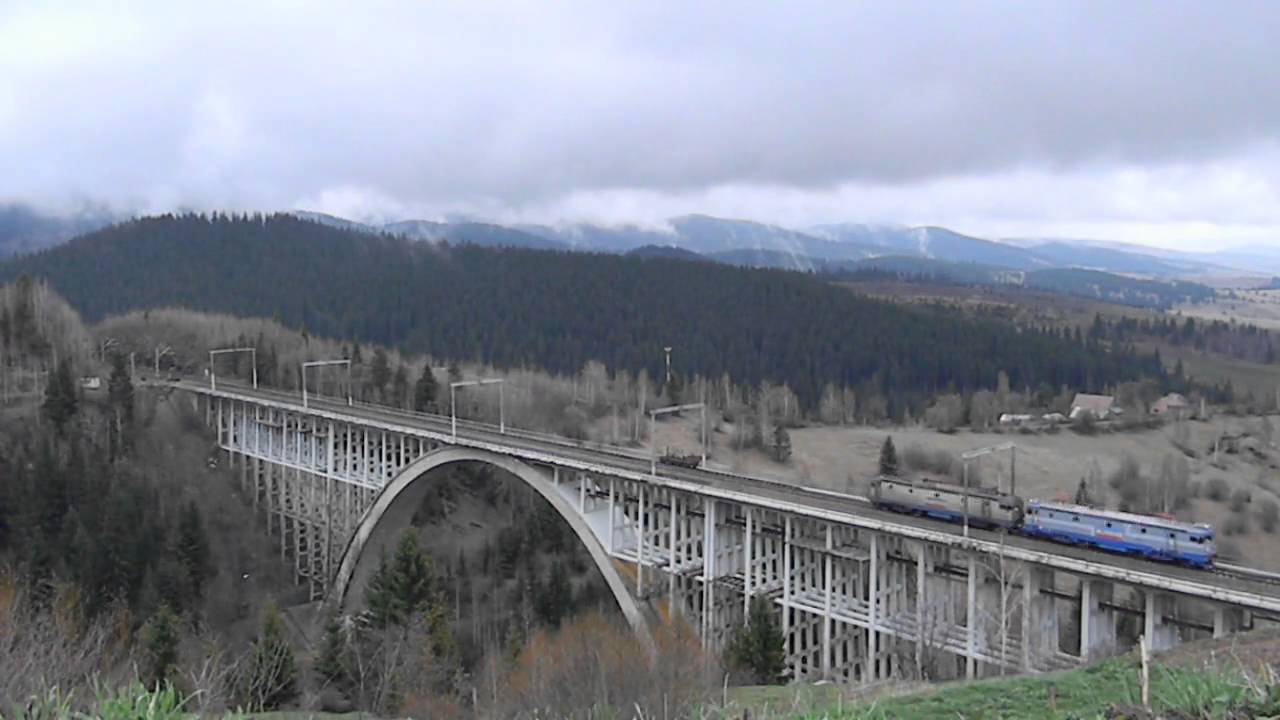 Trenuri la Viaductul Caracau ! 21.04.2012