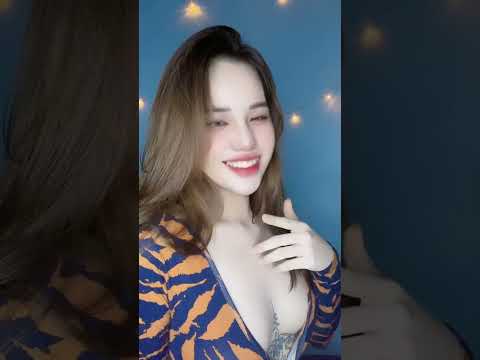 Sexy Tik Tok Girl