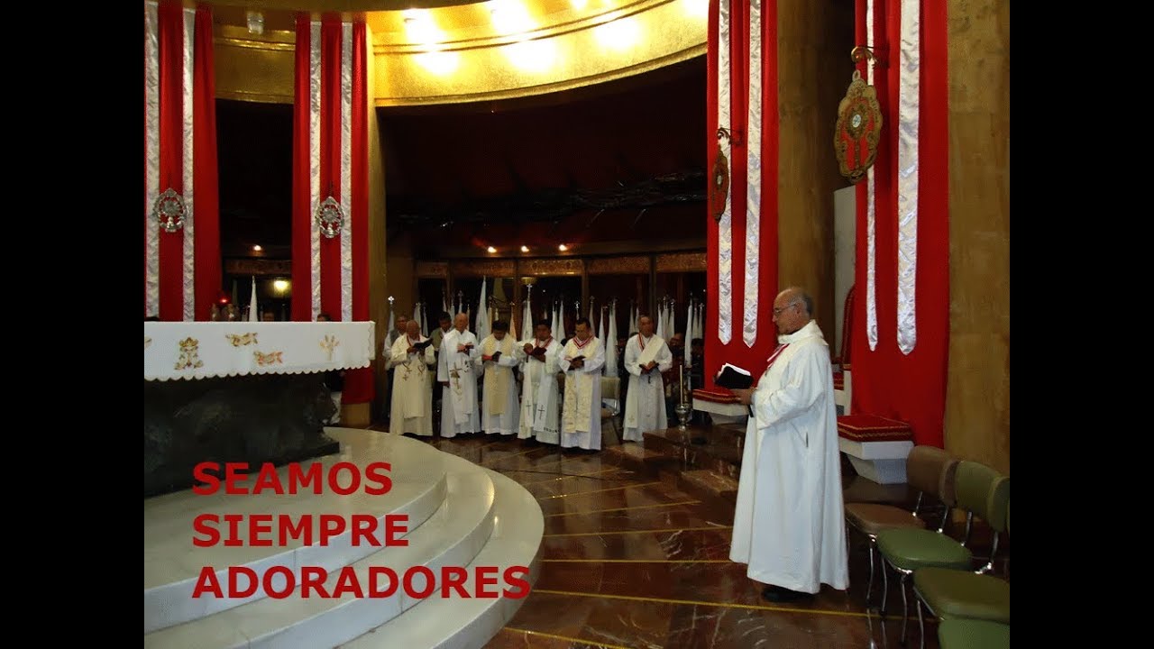 GLORIA Y HONOR. HIMNO DE LA ADORACIÓN NOCTURNA!