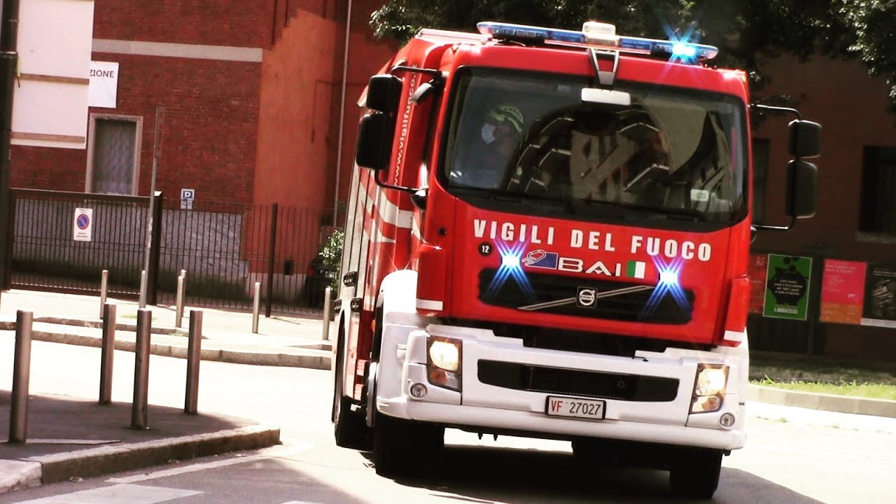 [SOCCORSO A PERSONA] ARRIVO APS SAF VVF MILANO IN SIRENA + CRI ANM IN SIRENA (Milano)