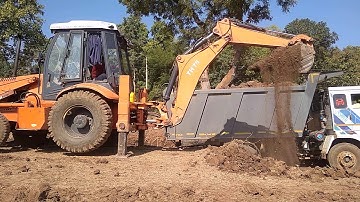 JCB Backhoe Loader Cutting Mud and Loading in Dump Truck - JCB Backhoe Machine At Work #jcbkhudai