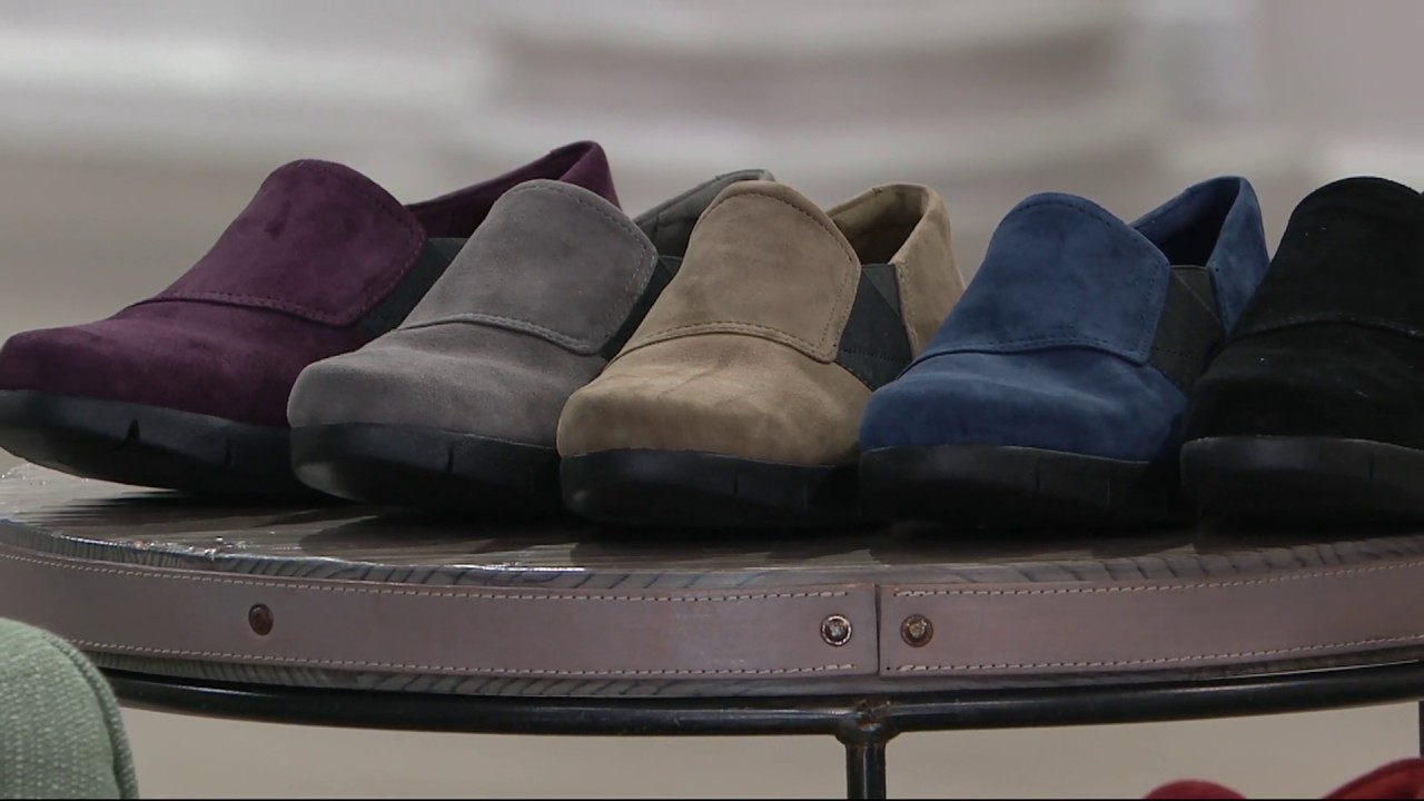 Ceder Remolque fusión Clarks Artisan Suede Slip-on Shoes - Daelyn Monarch on QVC - YouTube