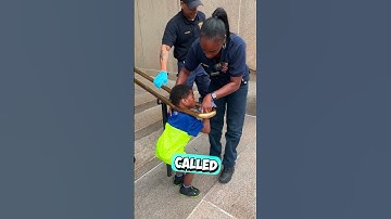 He Got His Head Stuck Between The Railings 😳 (@servingco/TT)