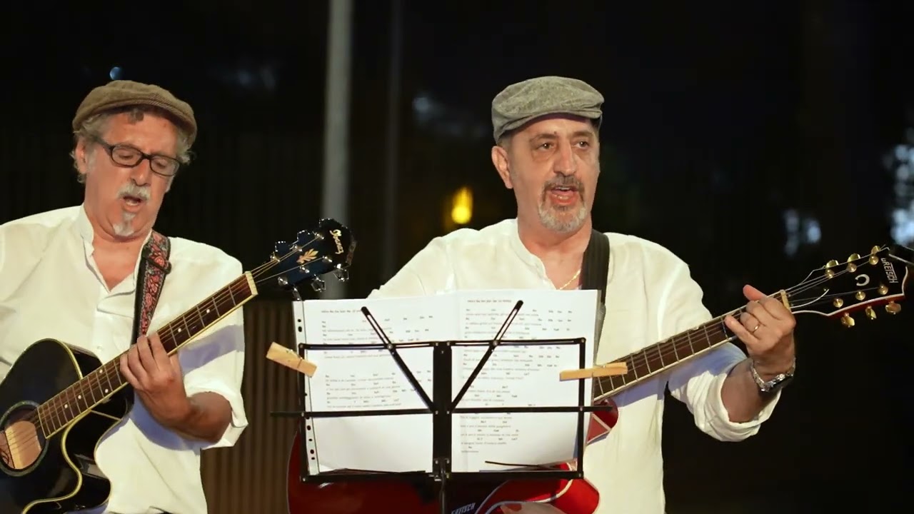 Extra 8 - Sbarco in Sicilia - Colori, musica e folclore