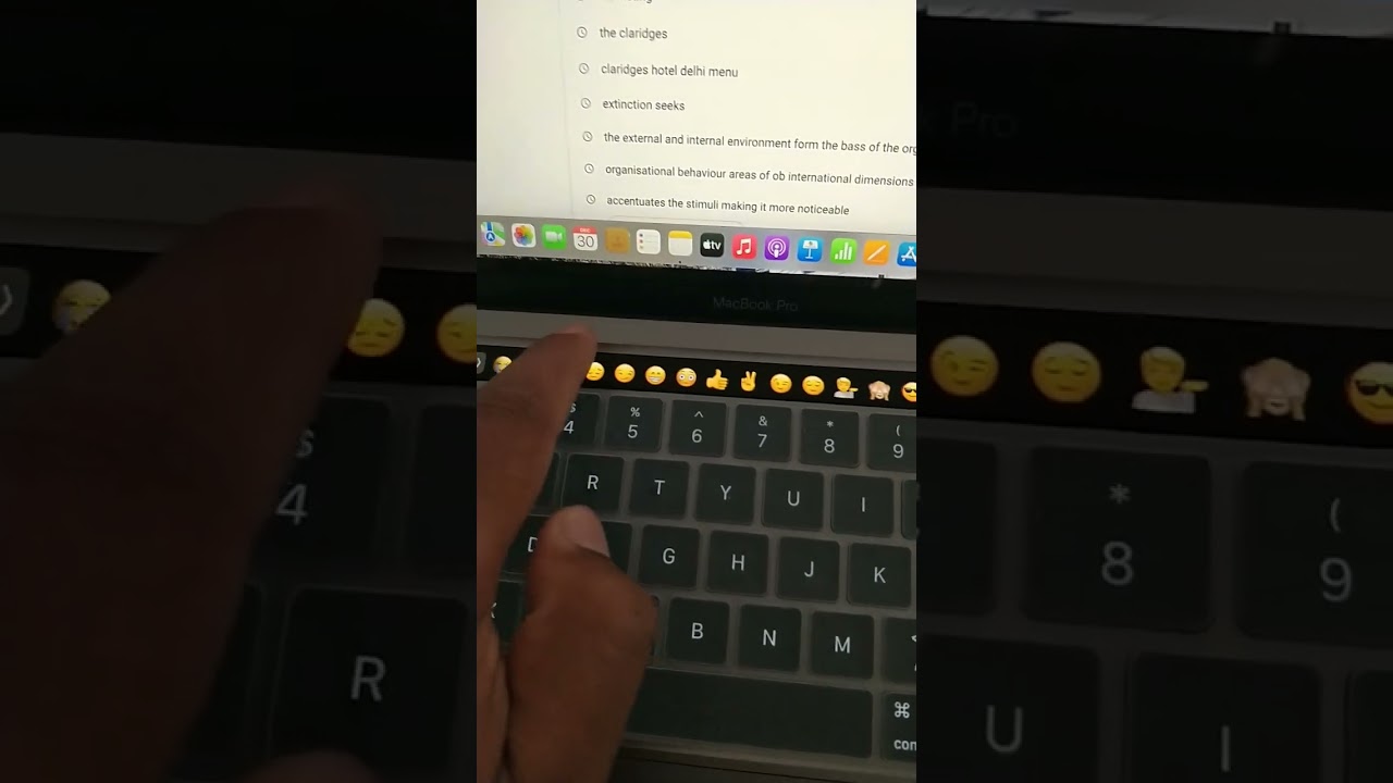 Macbook Pro M2-menu bar special features 👀😳😳