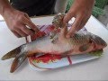 Как почистить рыбу в квартире и не испачкать кухню чешуей. How to clean fish.