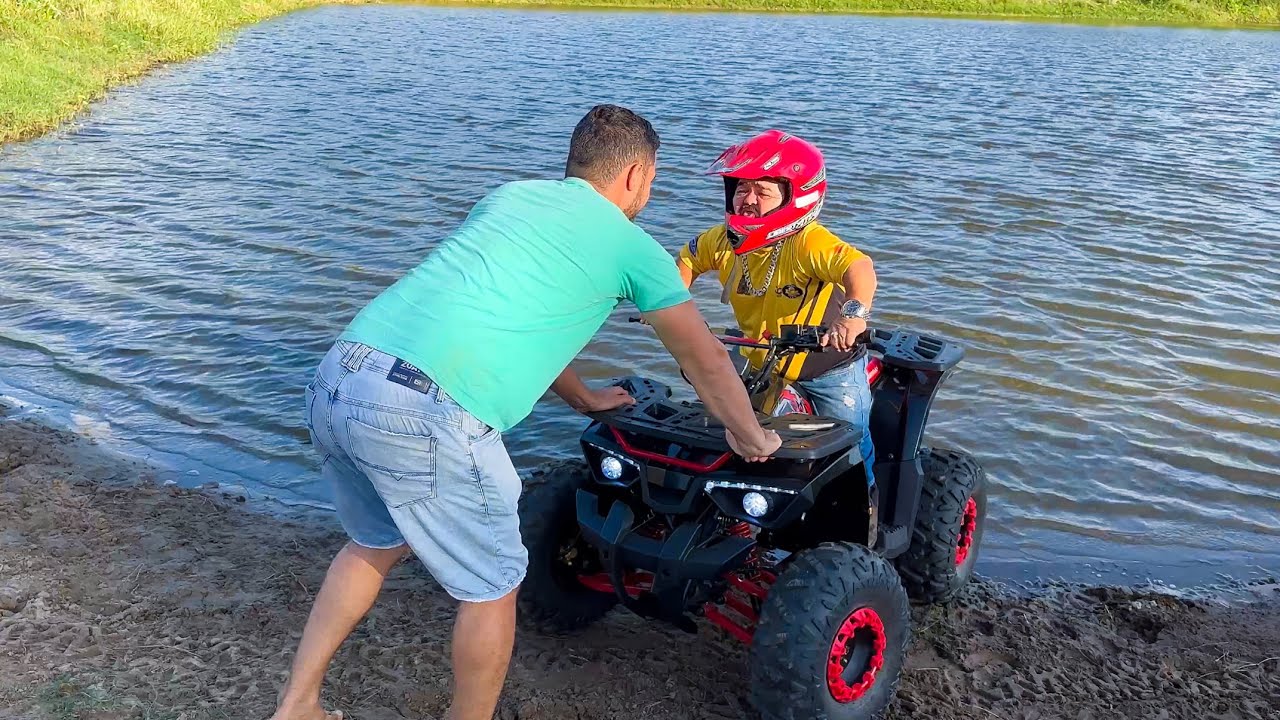 LEÔNCIO AFUNDA QUADRICICLO DE PILILIU NO AÇUDE | PILILIU DA RESENHA